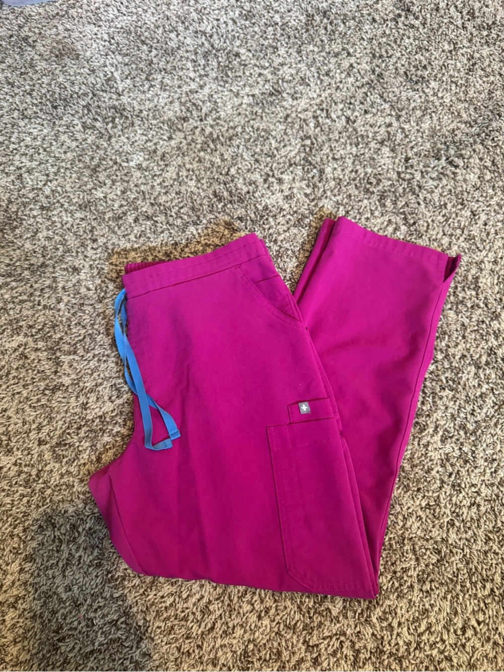 Figs Straight Leg Cargo Pants in Fuchsia